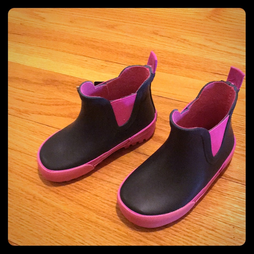 NWT Kamik girls’ rain booties